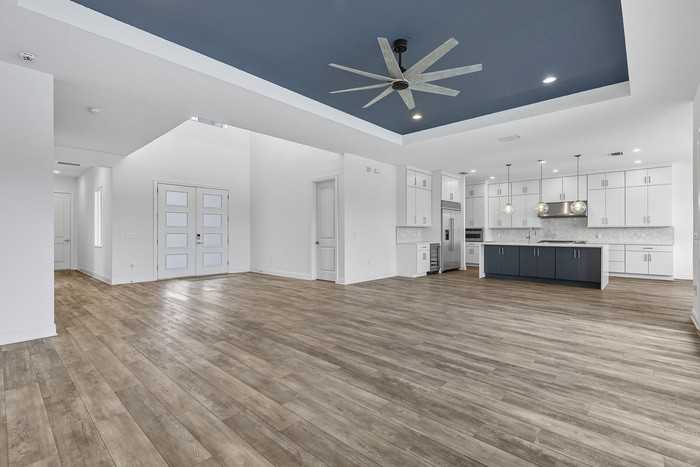 9226 Santorini Dr - Photo 4 of 50