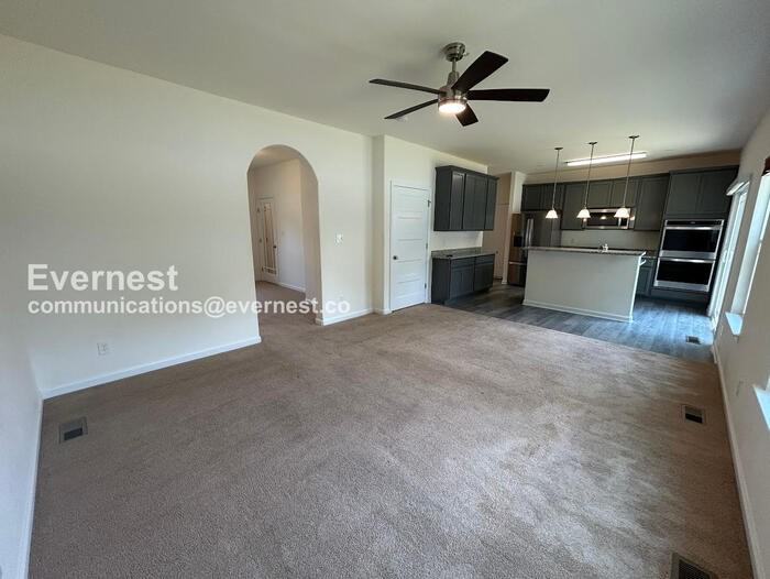 102 Ridgeway St - Photo 5 of 23