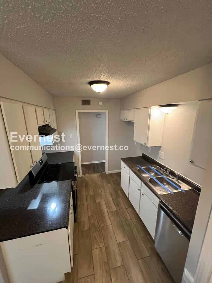 5733 Woodbourne Ct - Photo 3 of 21