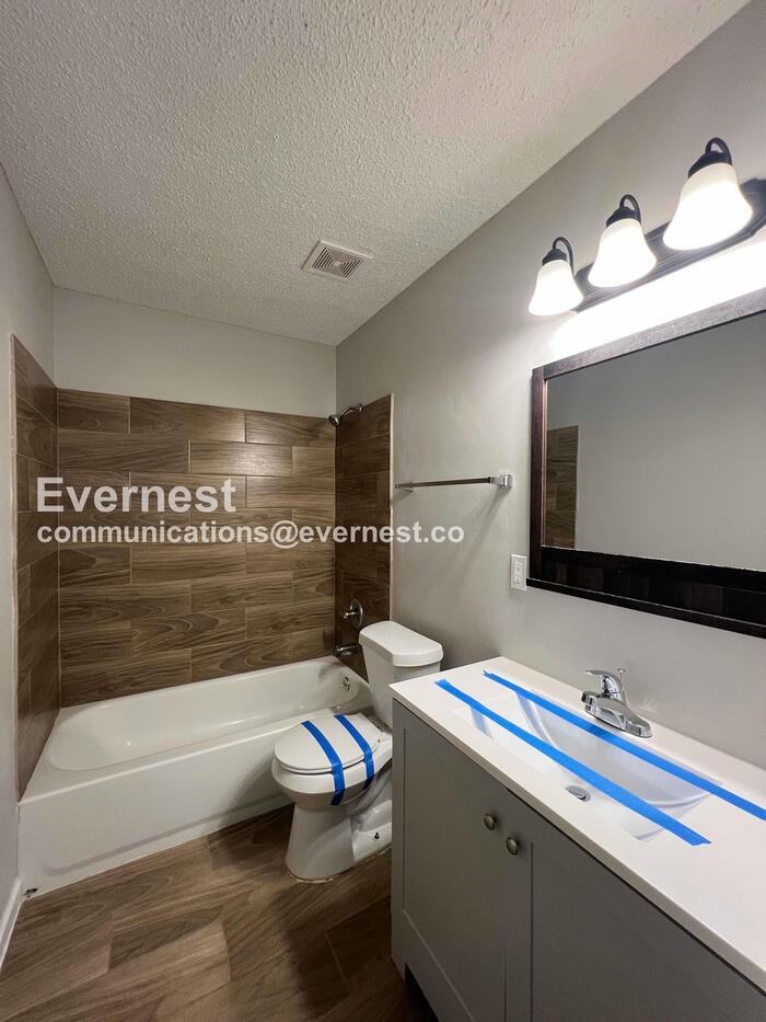 5733 Woodbourne Ct - Photo 7 of 21