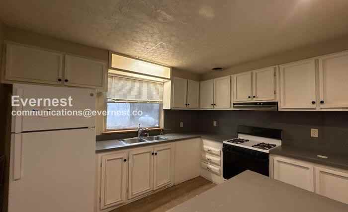 12513 Jerry Dr - Photo 3 of 18