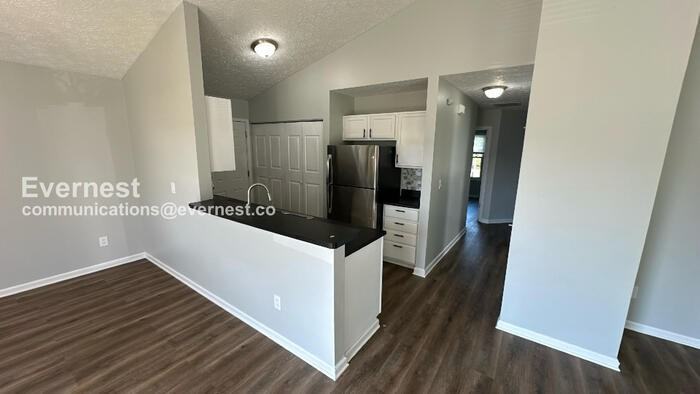 1475 Pineland Ct - Photo 2 of 23