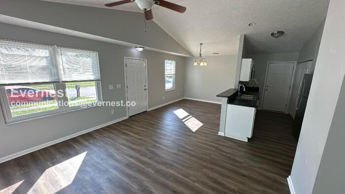 1475 Pineland Ct - Photo 4 of 23