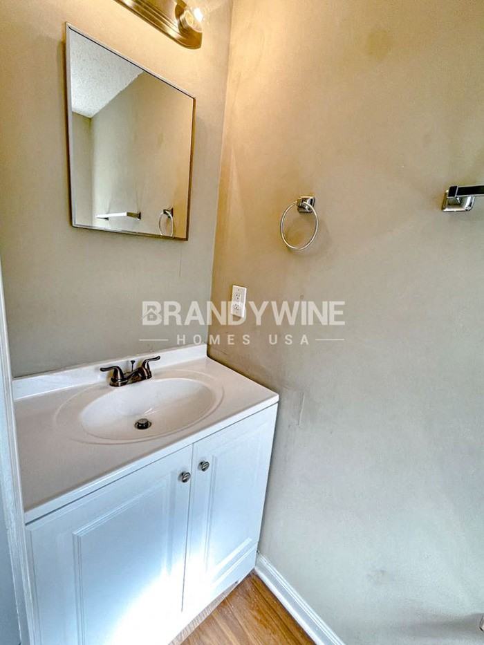 5937 Camaro Dr W - Photo 5 of 10