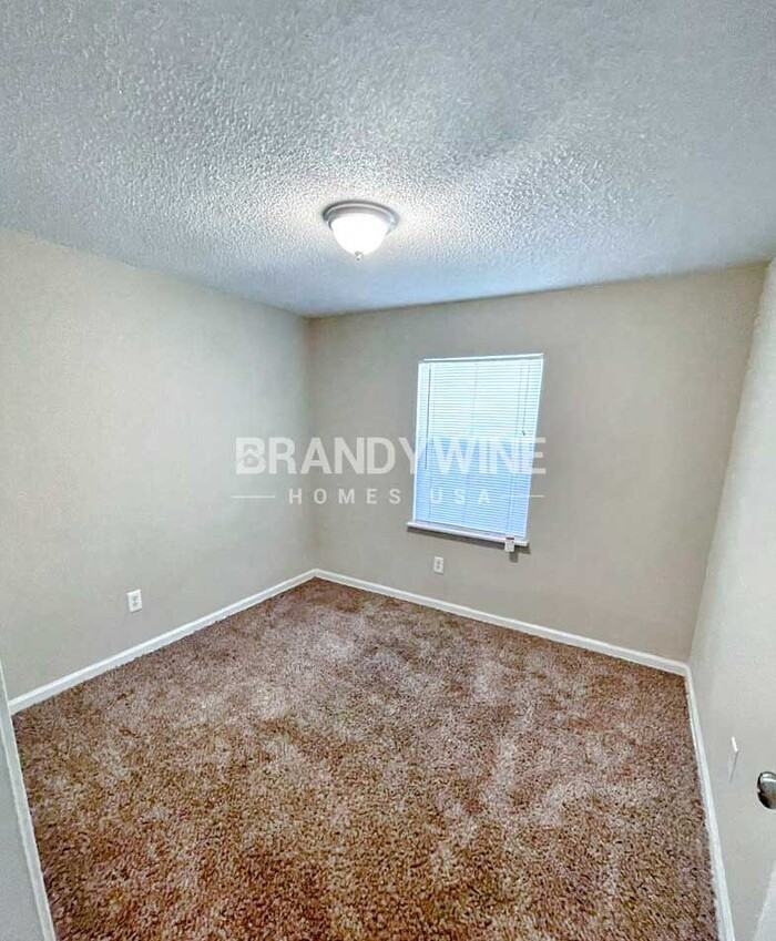 5937 Camaro Dr W - Photo 6 of 10