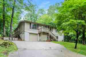 featured image of 156 Cranbrook Dr