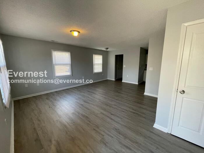 504 E Mclelland Ave - Photo 4 of 13