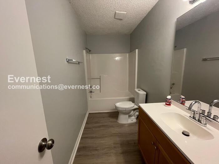 504 E Mclelland Ave - Photo 5 of 13