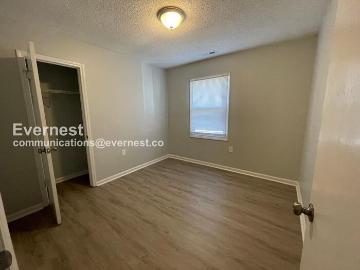 504 E Mclelland Ave - Photo 7 of 13