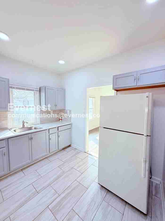 19704 Greeley St - Photo 5 of 30