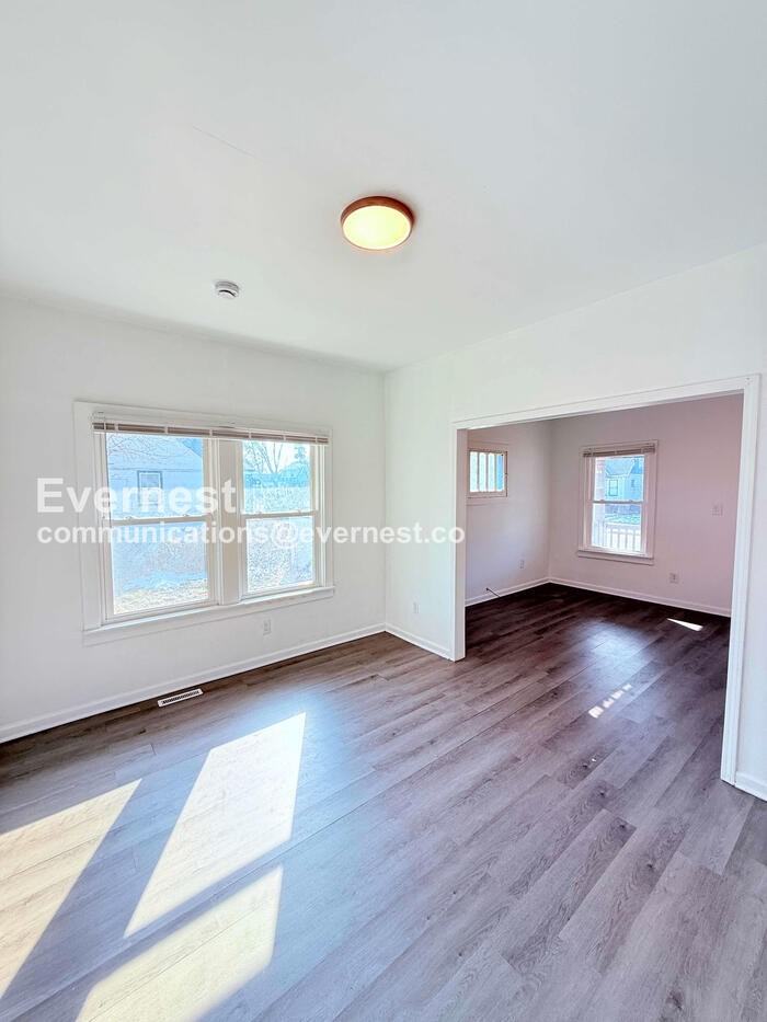 19704 Greeley St - Photo 6 of 30