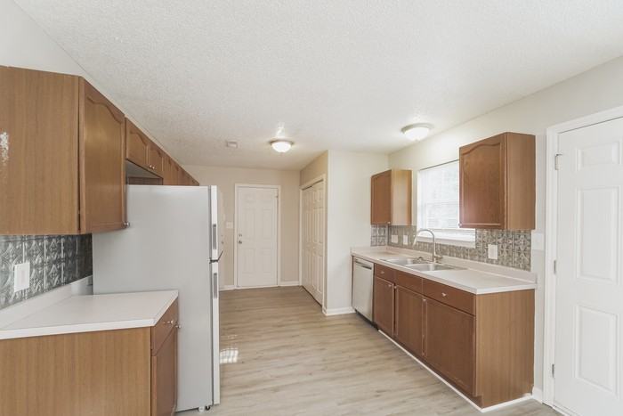 3509 Nevin Brook Rd - Photo 6 of 12