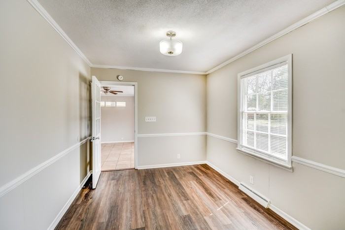 1804 Fultonbrook Rd - Photo 4 of 11