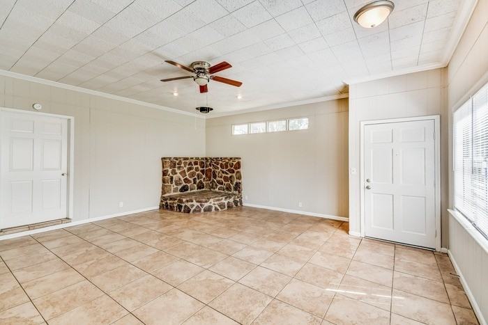 1804 Fultonbrook Rd - Photo 6 of 11