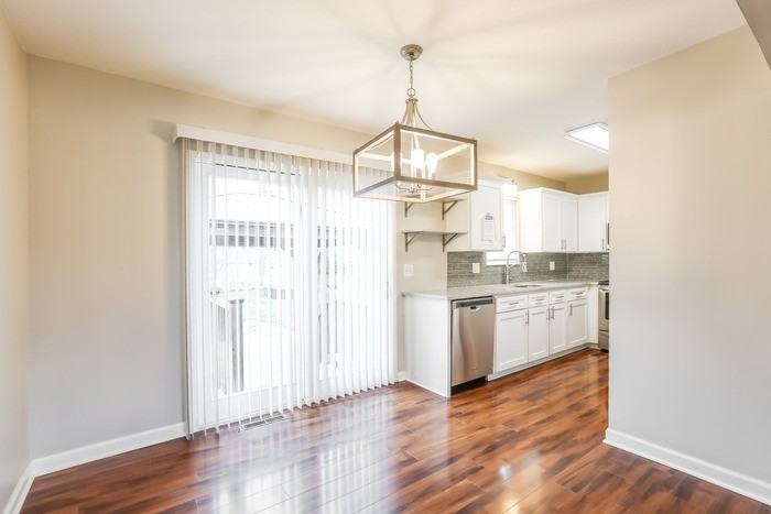 308 Ne Knox St - Photo 7 of 12