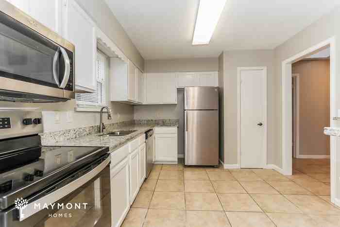 4751 Southern Pacific Dr - Photo 7 of 11