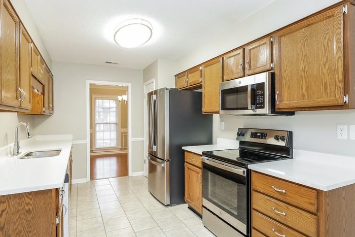 1539 Fox Trace Dr - Photo 7 of 14