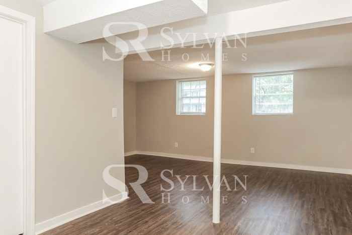 683 Roxbury Dr - Photo 3 of 16