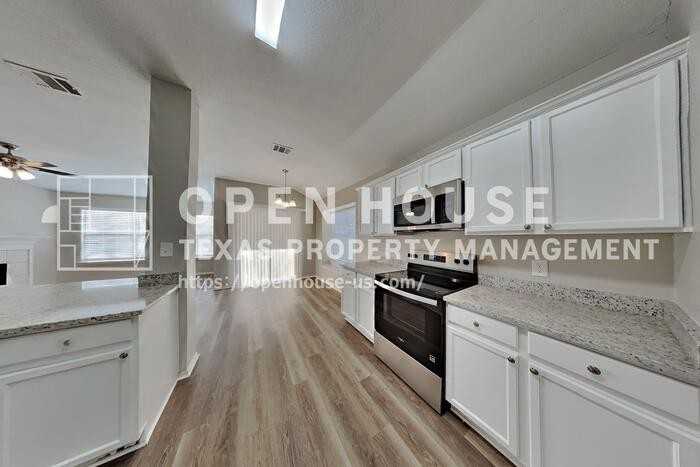 6758 Ambercrest Dr - Photo 7 of 22