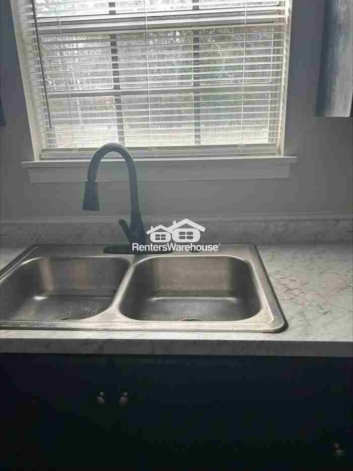 6914 33rd St - Photo 6 of 21