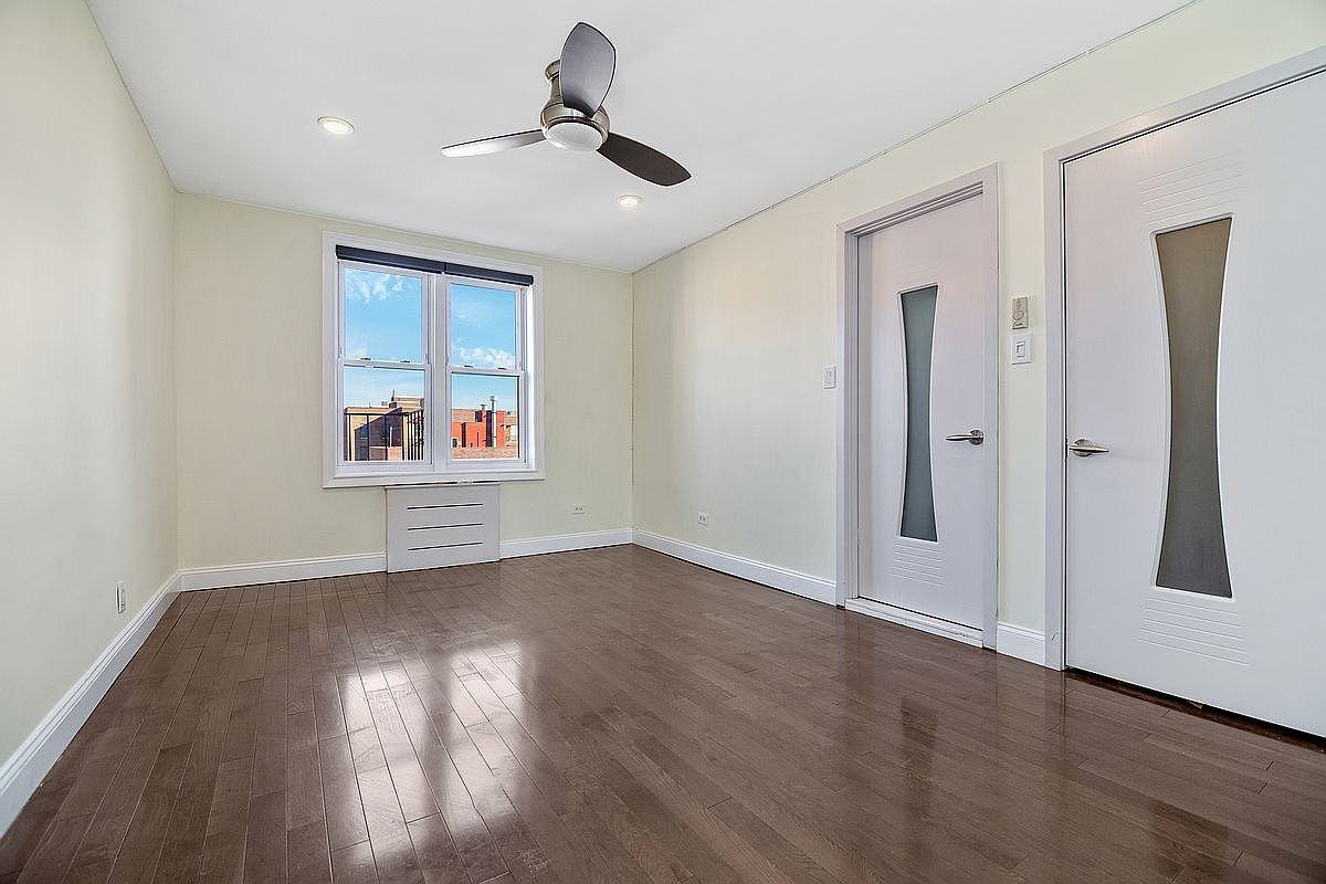 6259 108th St #6B - Photo 4 of 6