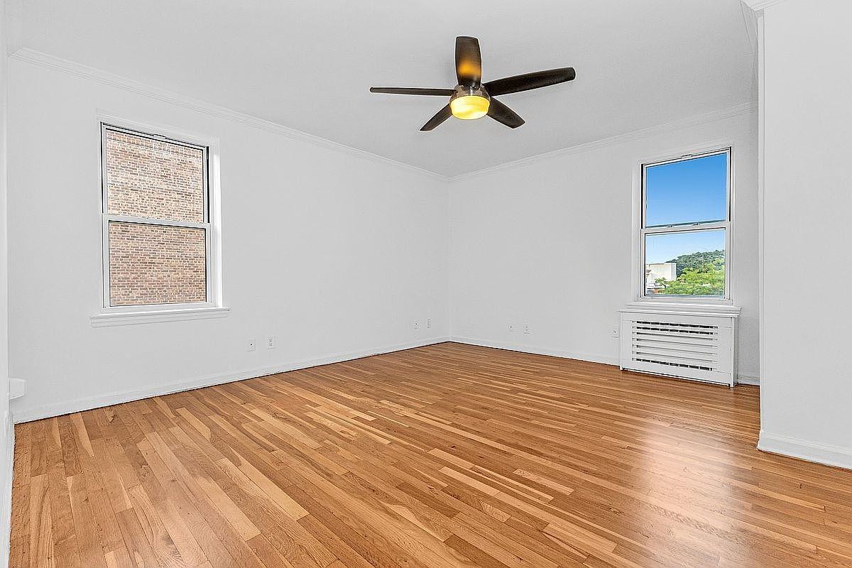 6640 108th St #4G - Photo 2 of 6