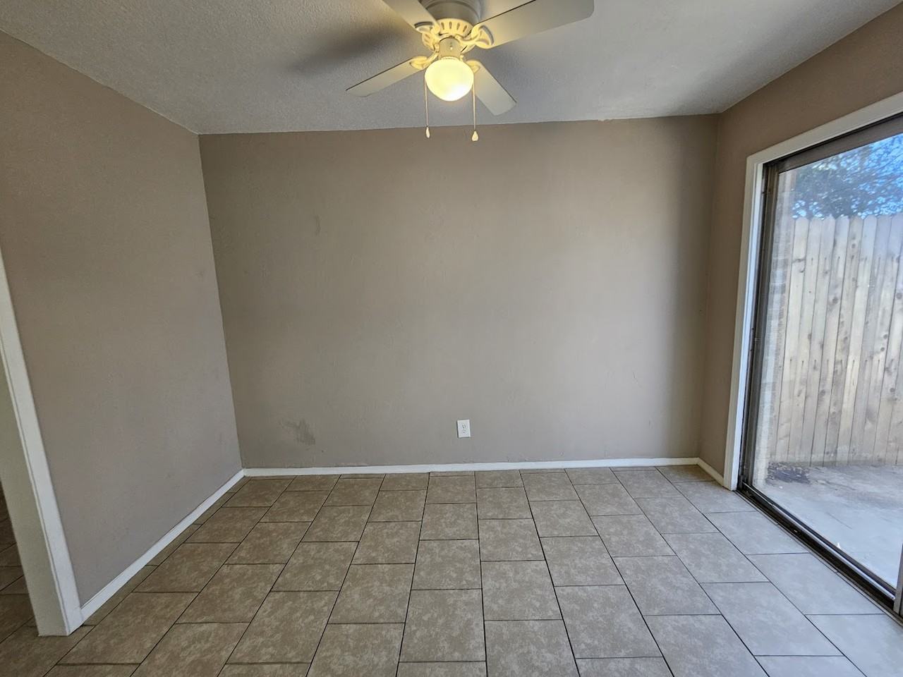 3809 N Harvard Ave #5 - Photo 3 of 16