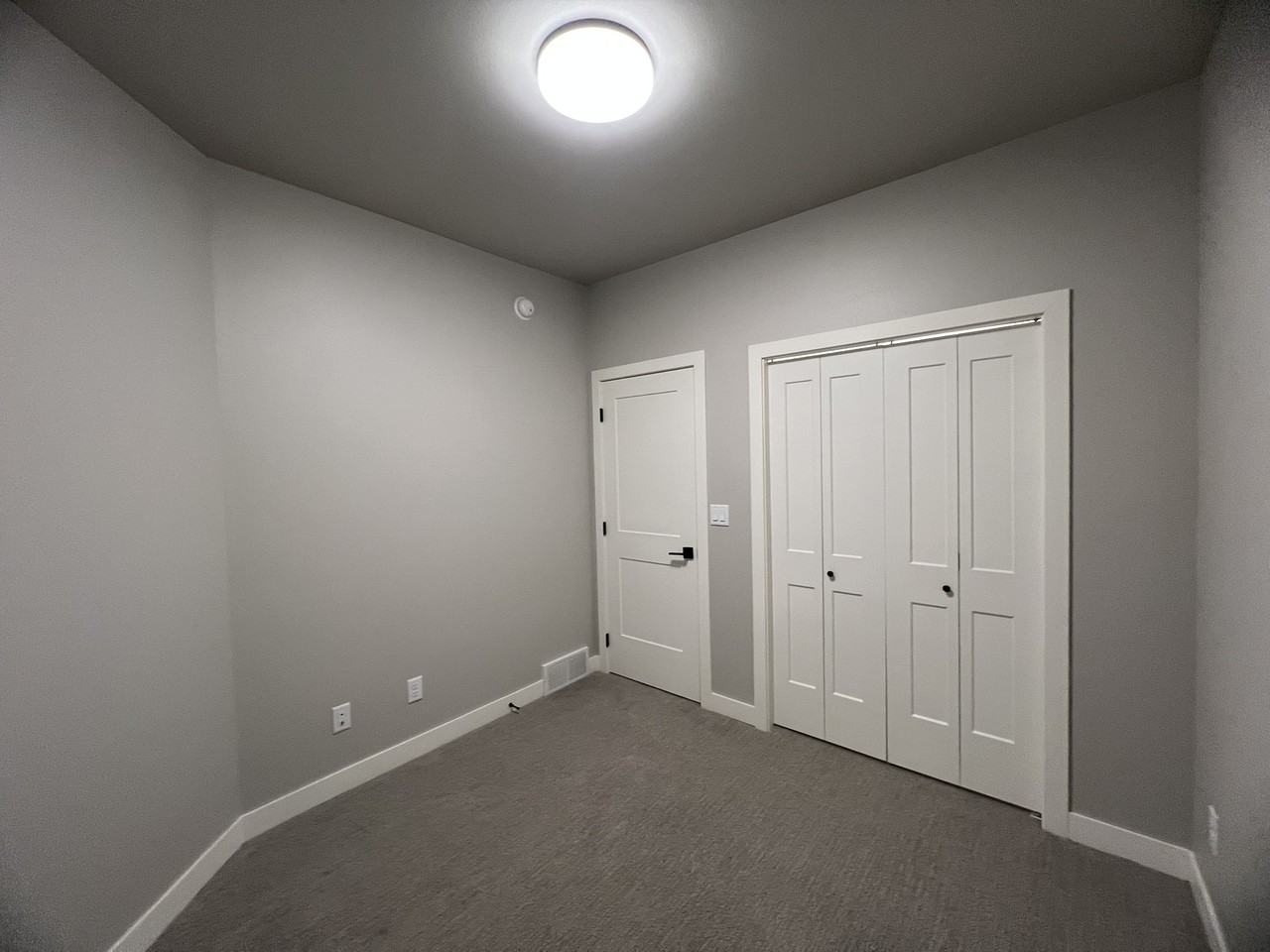 6717 67th Ave S - Photo 5 of 22