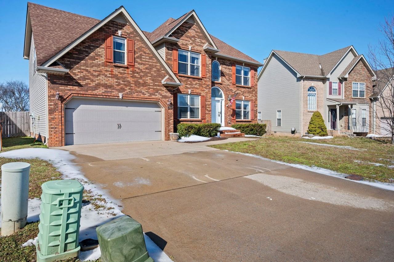 2876 Brewster Dr - Photo 2 of 50