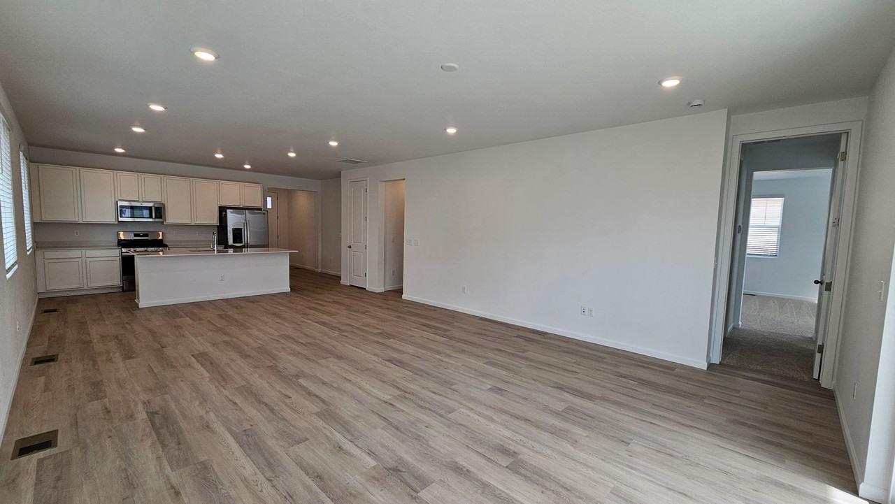 24700 E 42nd Ave - Photo 2 of 21