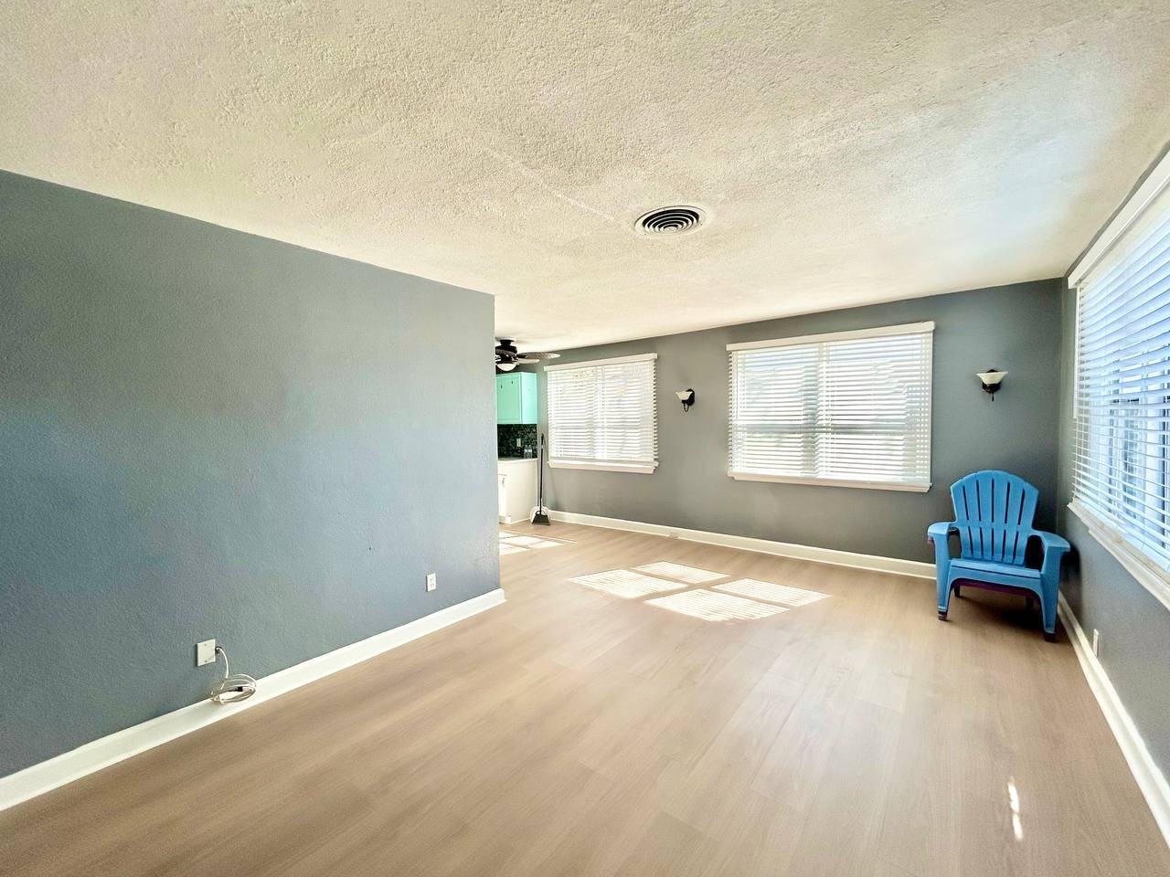 2720 Edwards Ave S - Photo 4 of 20