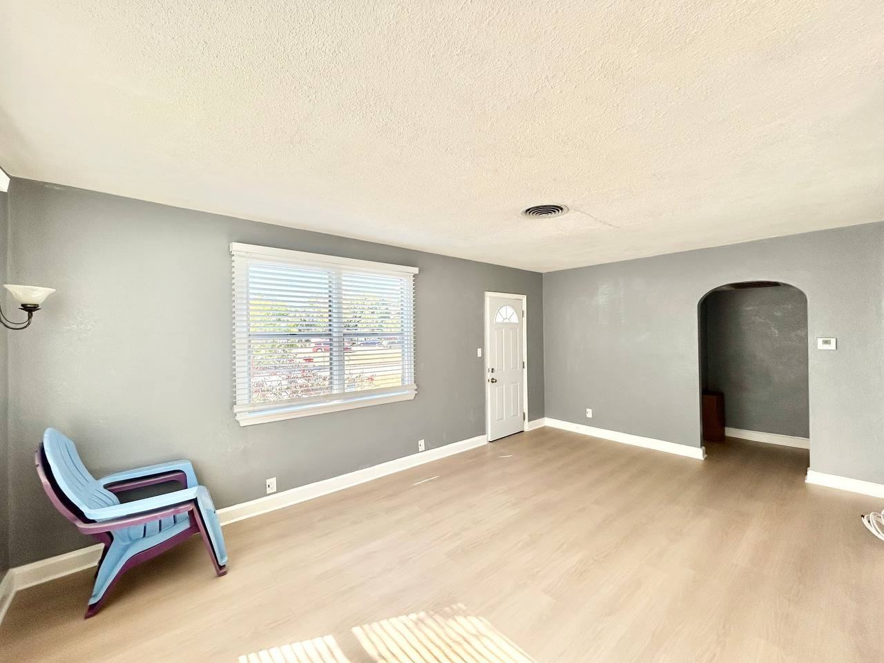 2720 Edwards Ave S - Photo 6 of 20