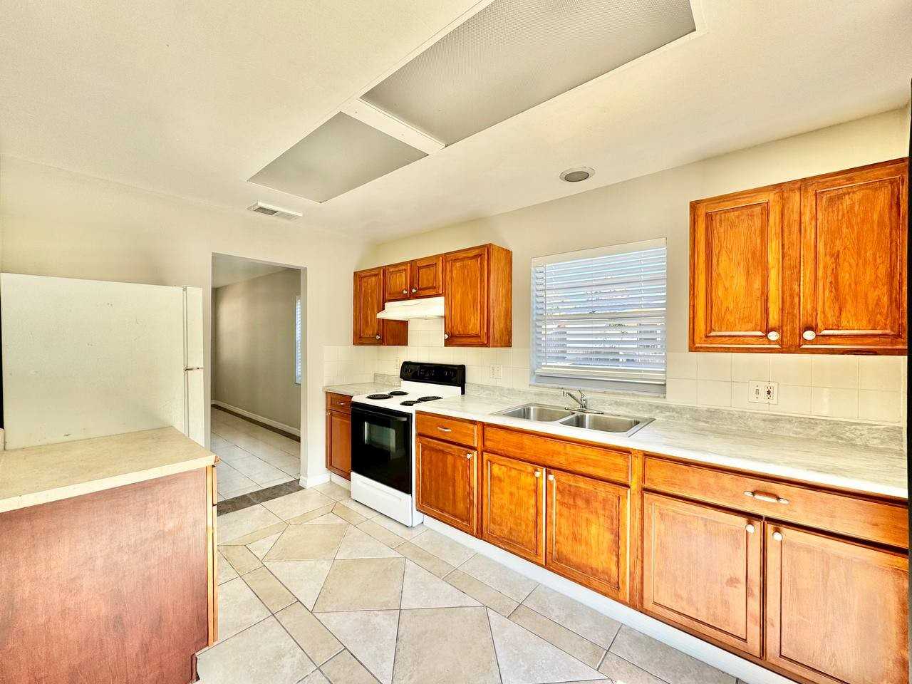 629 Wildwood Way - Photo 7 of 17