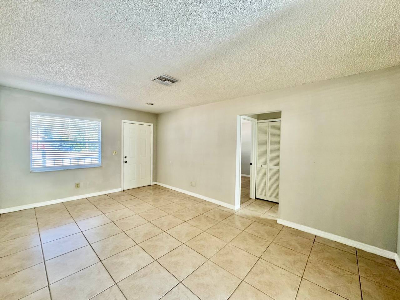 627 Wildwood Way - Photo 4 of 16