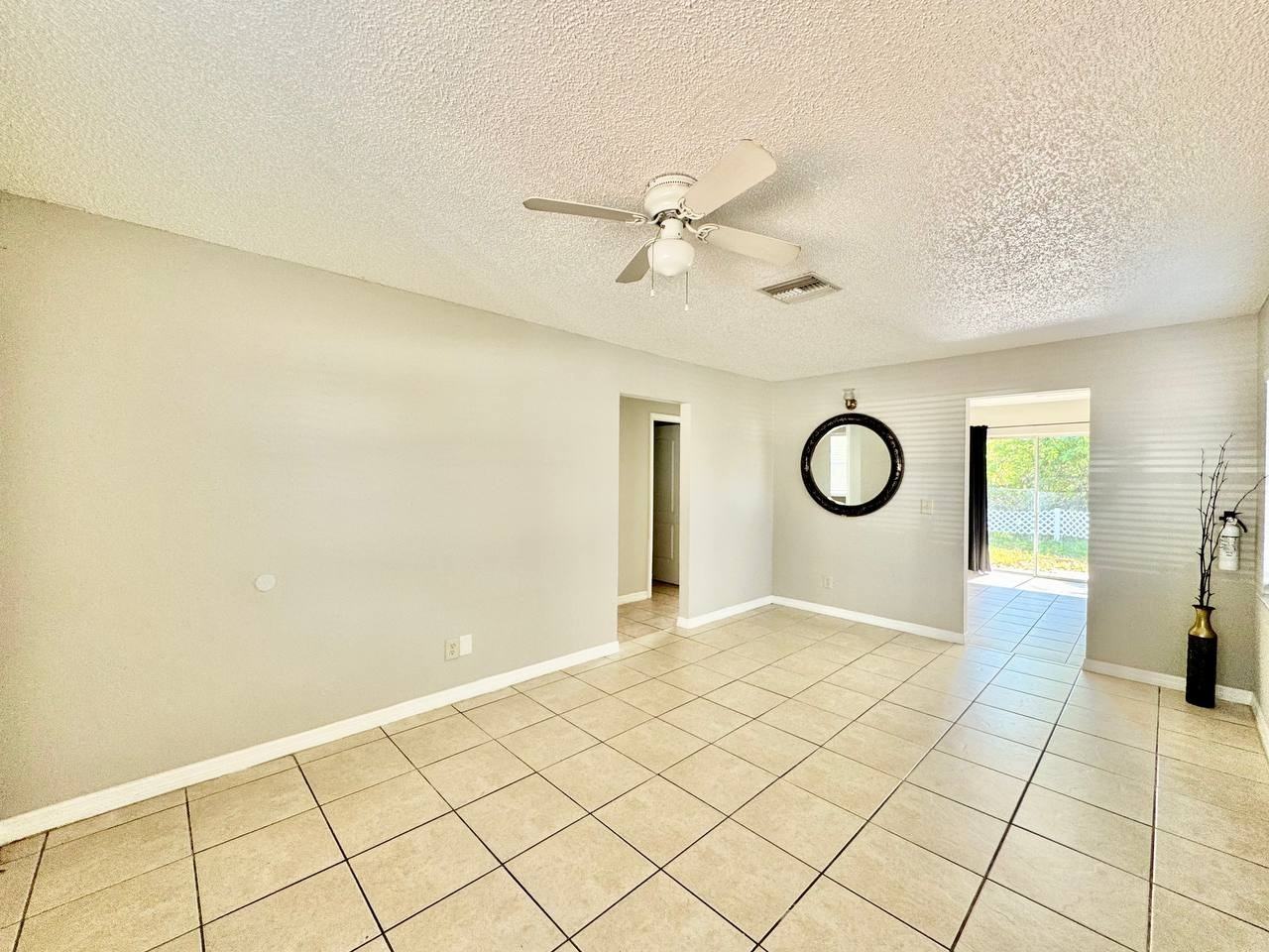 625 Wildwood Way - Photo 3 of 17