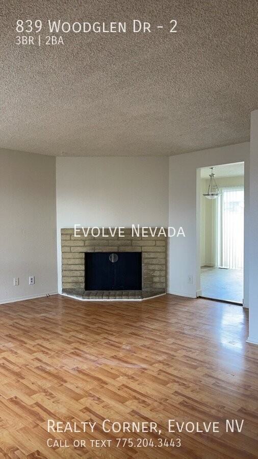 839 Woodglen Dr #2 - Photo 3 of 23