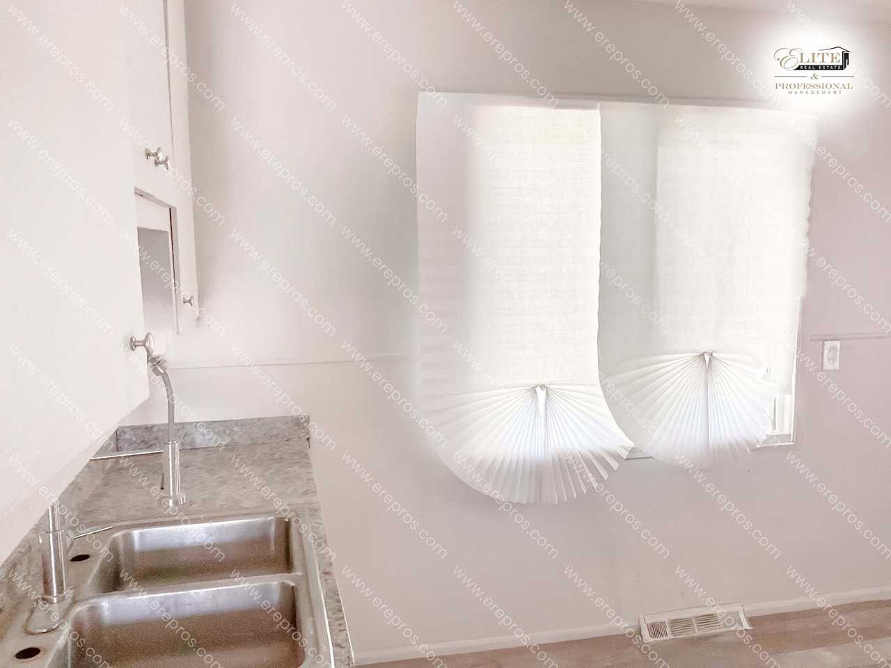 16828 W Chicago St - Photo 4 of 16