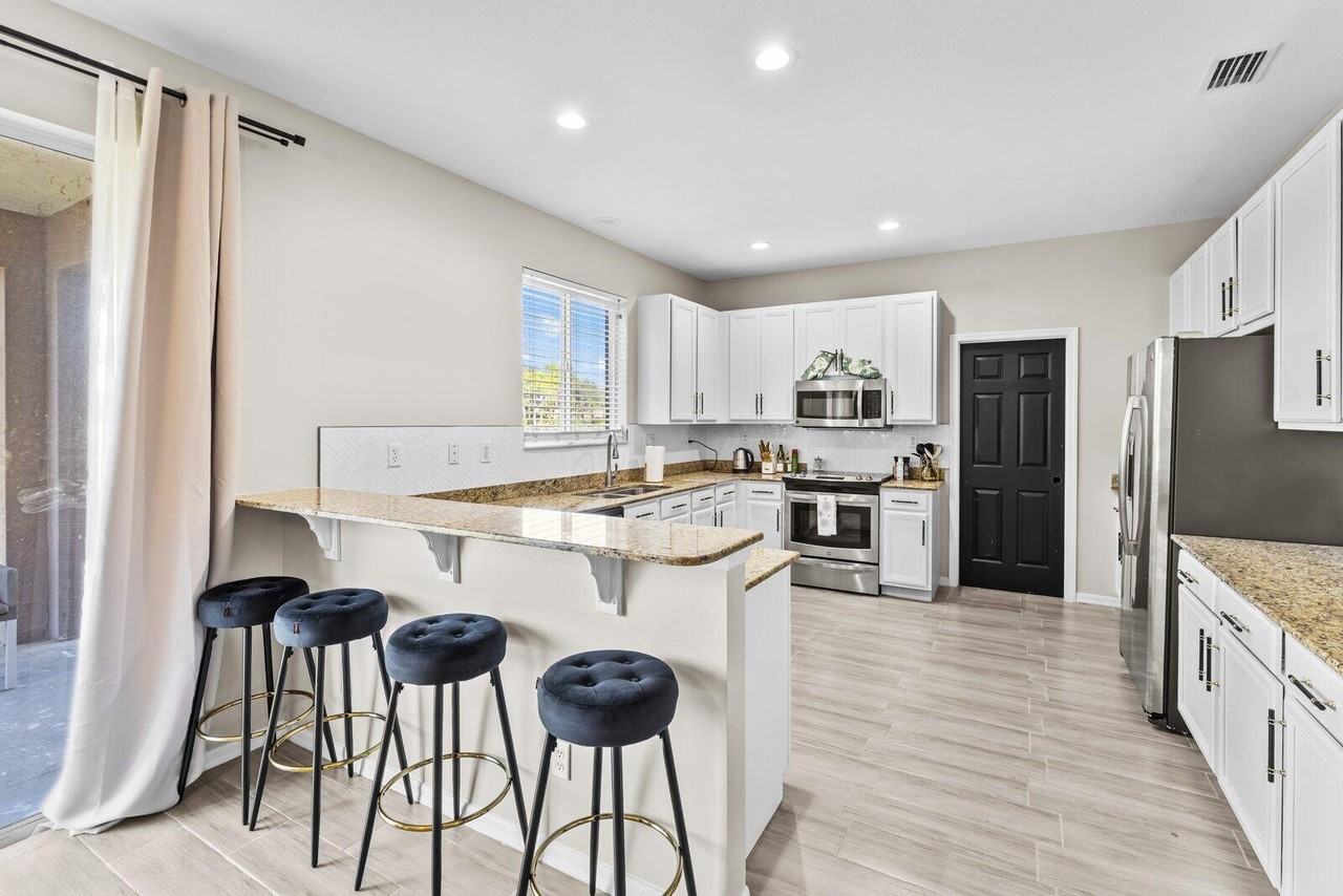 6909 Nw Kowal Ct - Photo 5 of 21