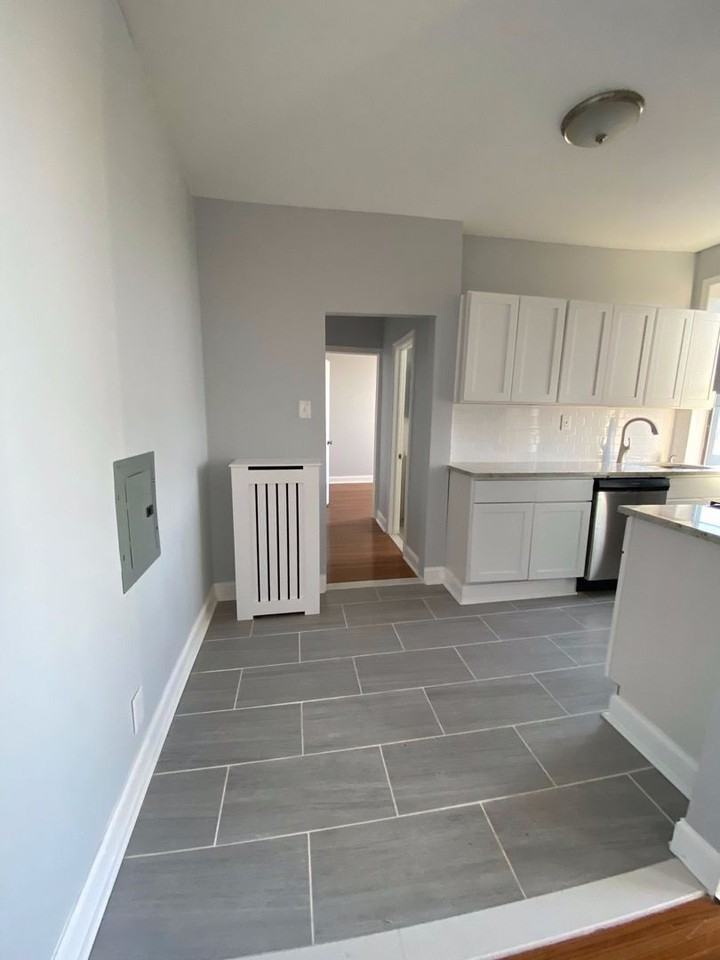 525 - Golden Crest 525 60th Street, LLC - Photo 2 of 17