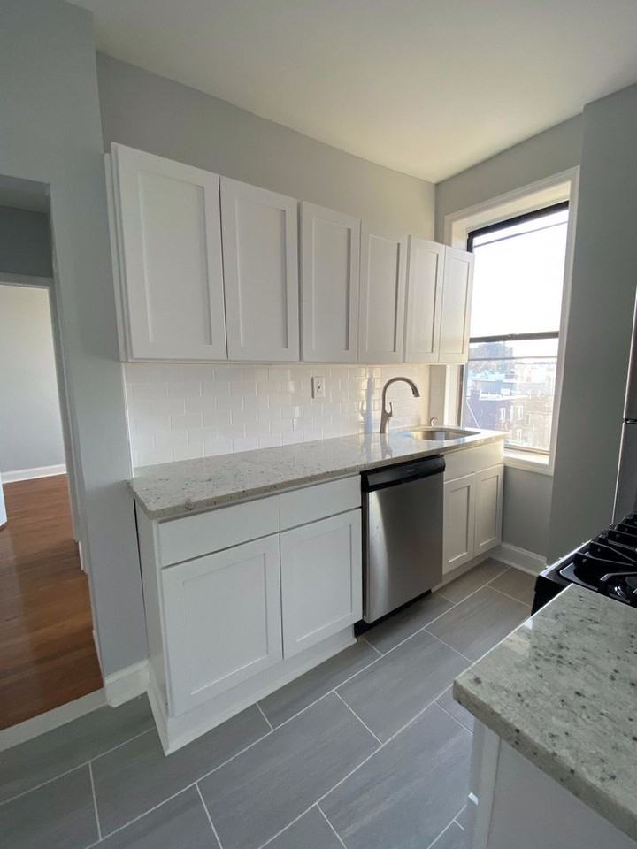 525 - Golden Crest 525 60th Street, LLC - Photo 3 of 17