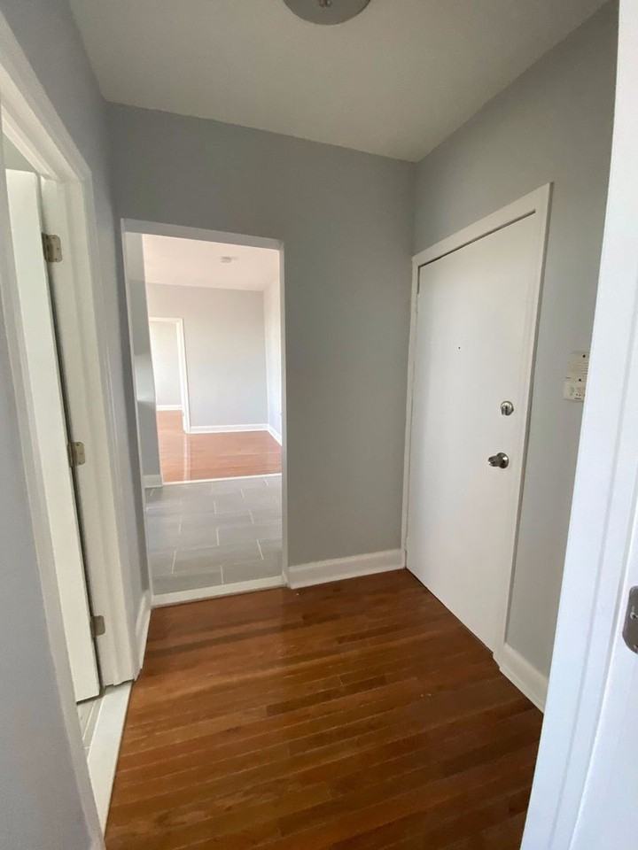 525 - Golden Crest 525 60th Street, LLC - Photo 5 of 17