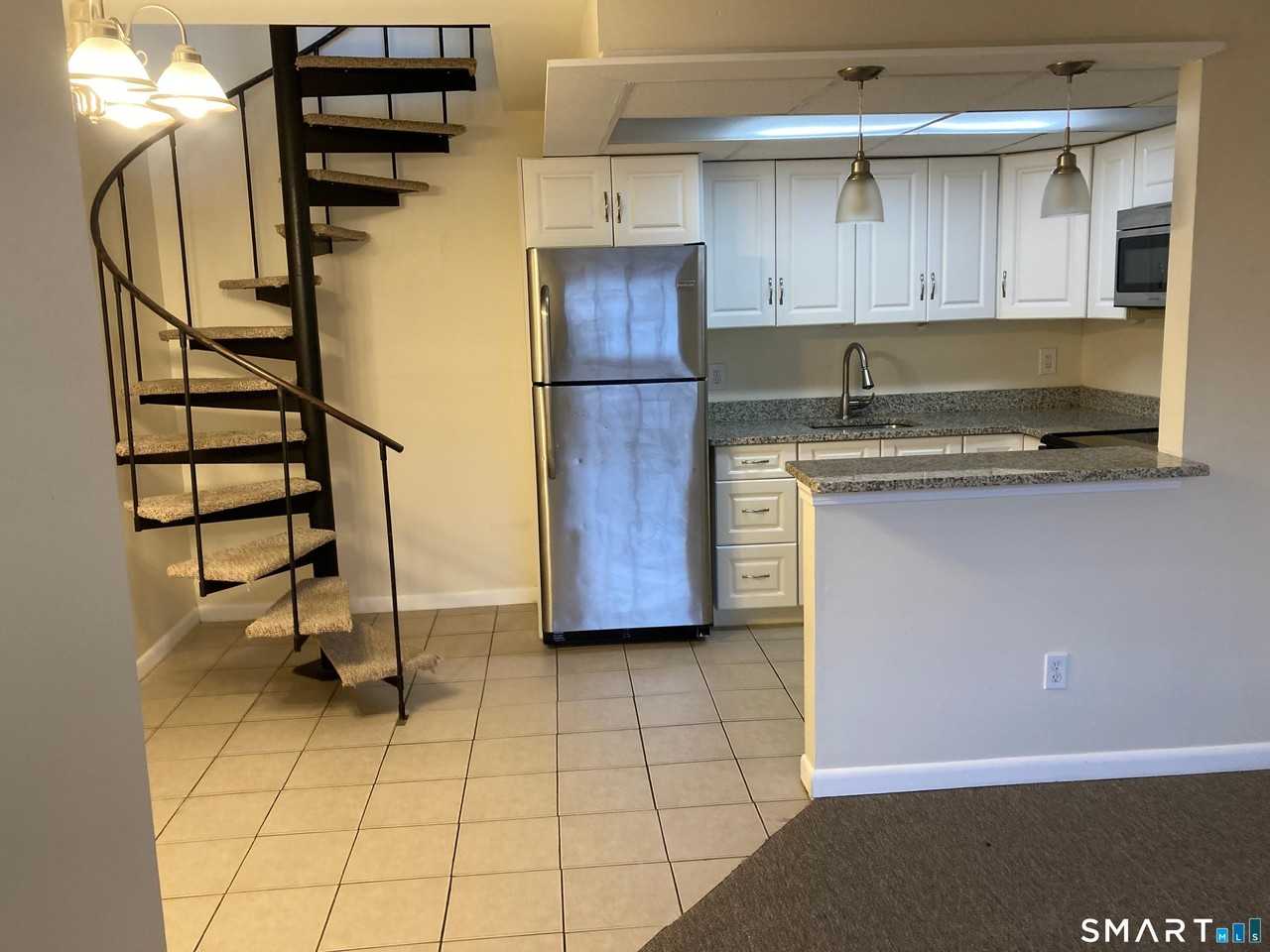 330 Short Beach Rd Apt G10 - Photo 5 of 15