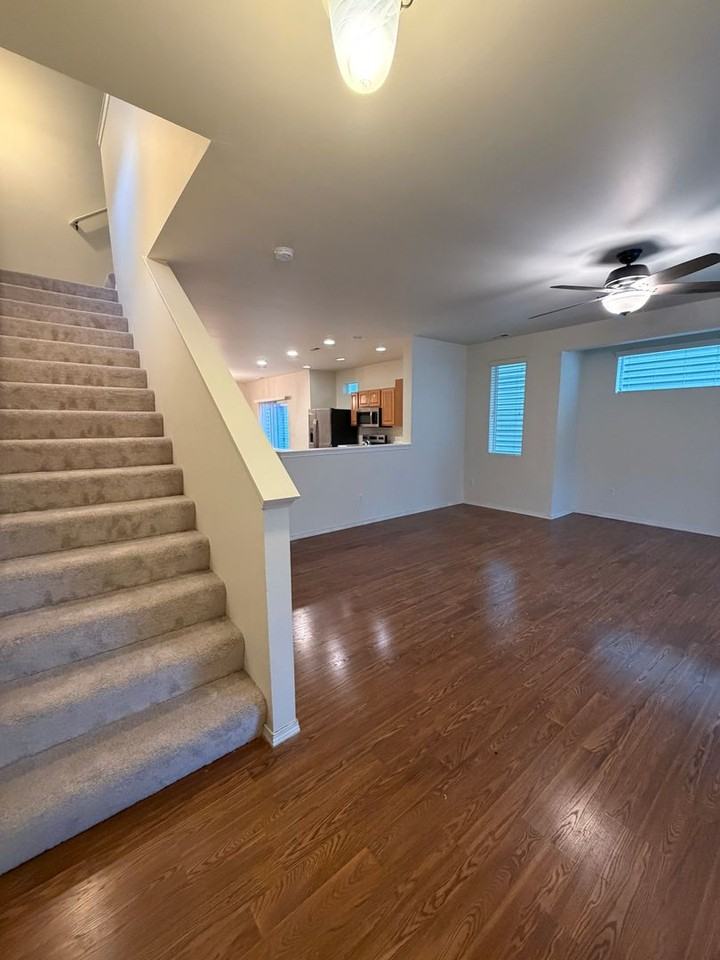 7608 Traditions Ave Ne - Photo 2 of 19