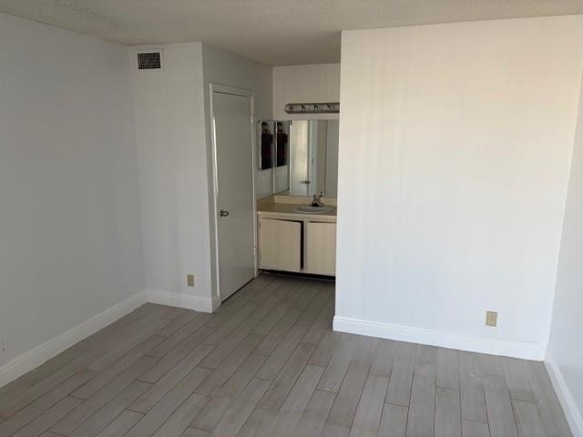 752 Executive Center Dr ##21 - Photo 5 of 13