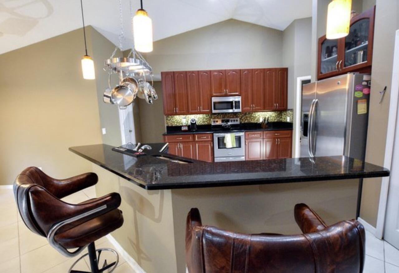 5505 Nw Evanston Ave - Photo 5 of 17