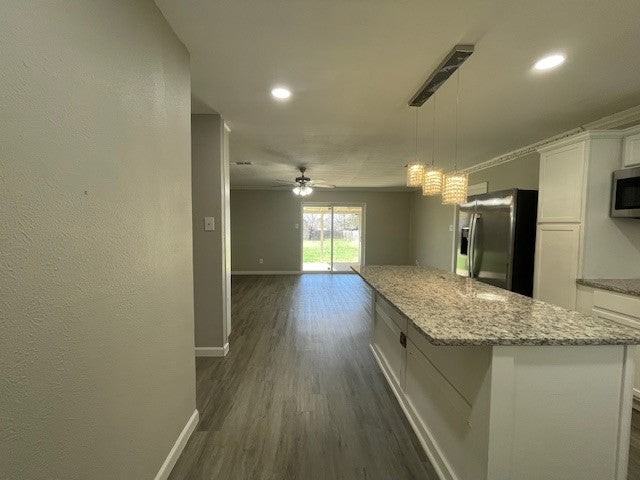 7033 Payte Ln - Photo 3 of 25