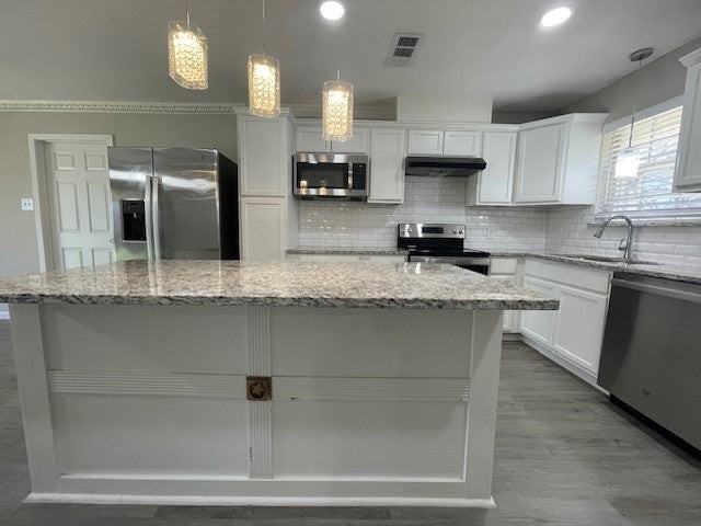 7033 Payte Ln - Photo 4 of 25