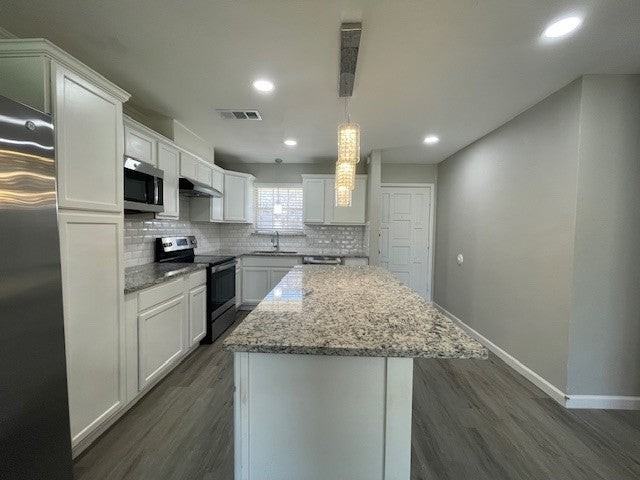 7033 Payte Ln - Photo 5 of 25