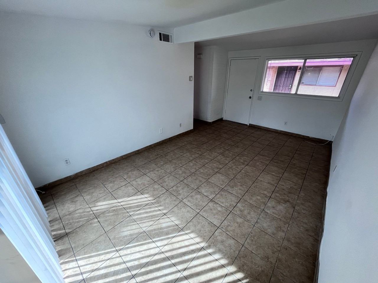 Jefferson Apartments - Photo 3 of 16