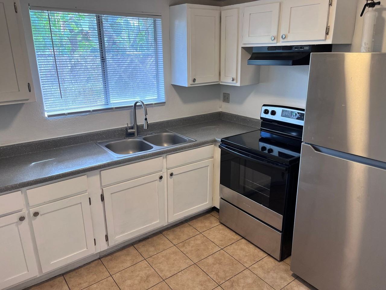 Jefferson Apartments - Photo 5 of 16